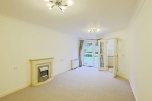 LIVING ROOM- click for photo gallery
